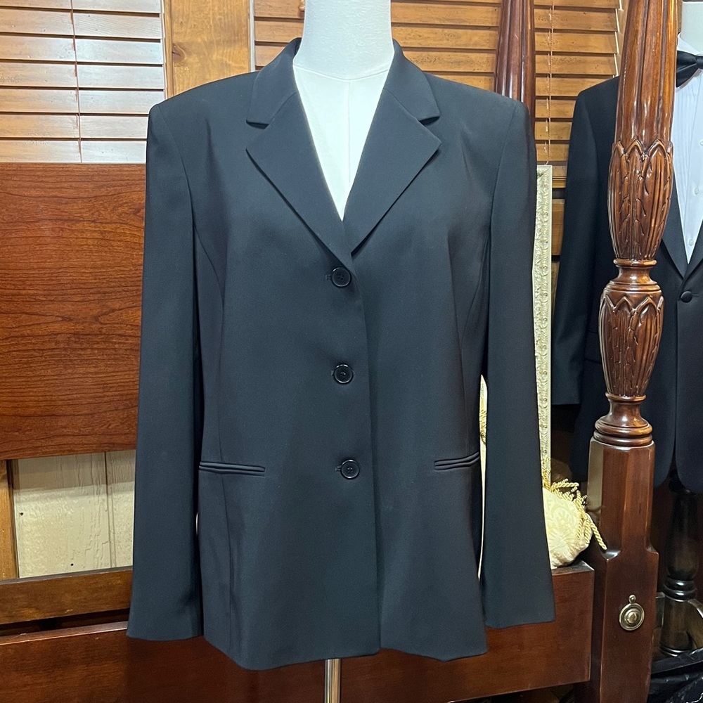 Kasper 14P black blazer 21” pit to pit